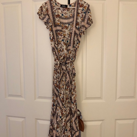 Lulus Dresses & Skirts - Lulu’s bohemian wrap dress